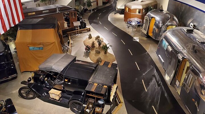 Best Amish History Museums